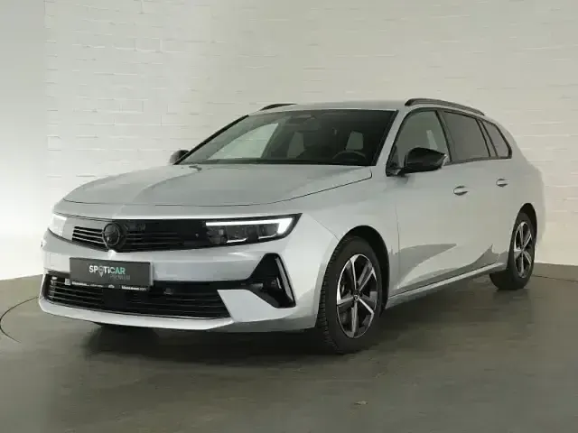 Używany Opel Astra 131 KM (96 kW) 2024 Srebrny Hatchback