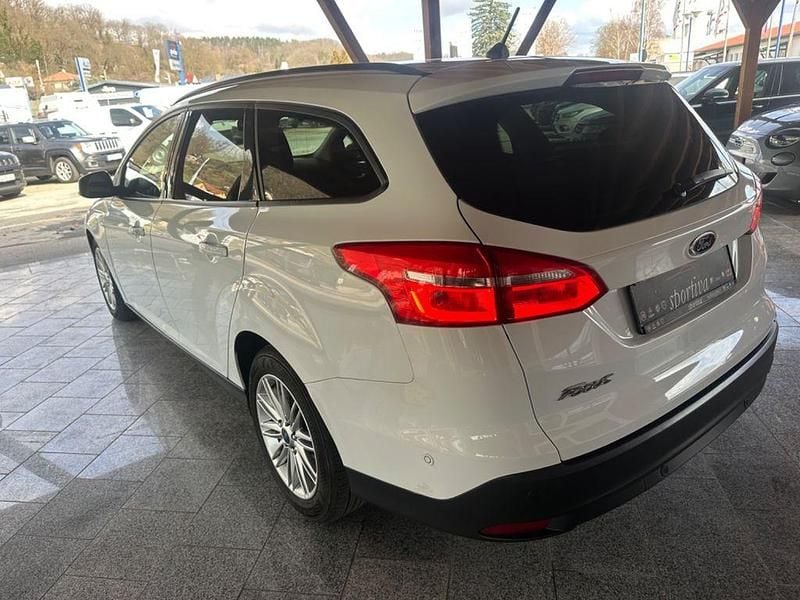 Gebraucht Ford Focus Trend 105 PS (77 kW) 2017 Weiß Limousine