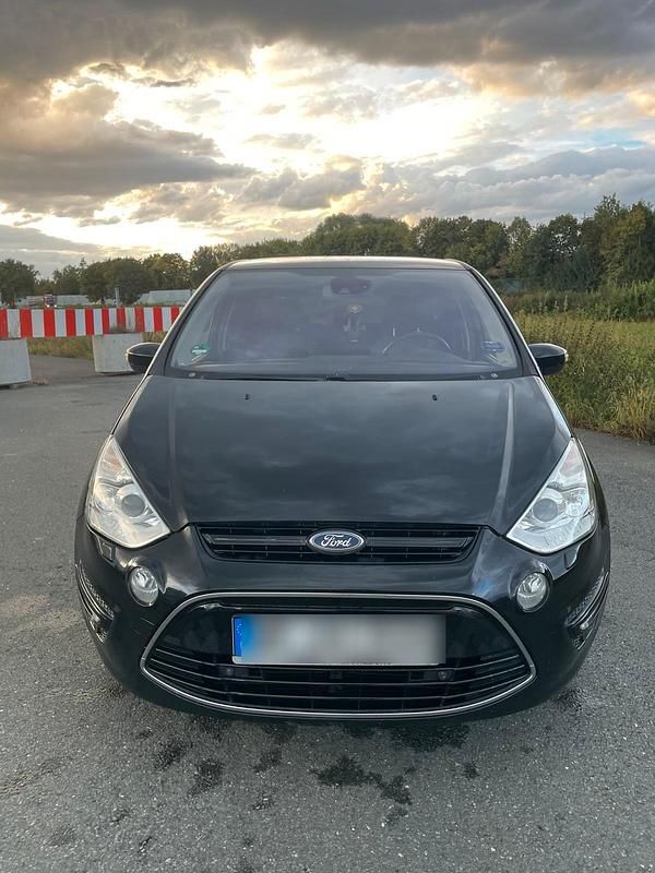 Schwarz Gebraucht 2013 Ford S-MAX Titanium Van / Kleinbus | 6.200 € (Fairer Preis) - Bild 1/4