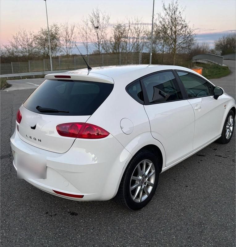 Usata Seat Leon 140 CV (102 kW) 2012 Bianco Utilitaria