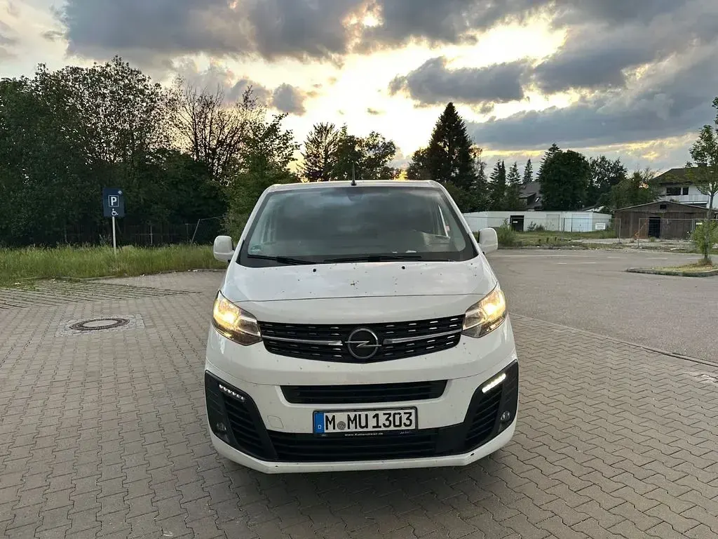 Gebraucht Opel Vivaro Edition 122 PS (89 kW) 2021 Weiß Van / Kleinbus