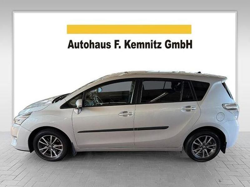 Ultra silver Gebraucht 2014 Toyota Verso Van / Kleinbus | 16.990 € (Fairer Preis) - Bild 1/4
