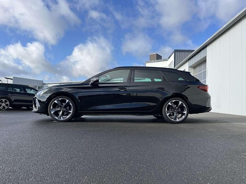 Gebraucht Cupra Leon 150 PS (110 kW) 2024 Mitternachtsschwarz Kombi