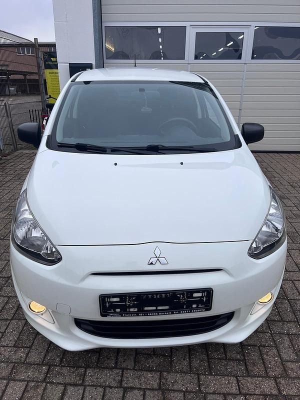 Gebraucht Mitsubishi Space Star Classic Collection 71 PS (52 kW) 2014 Weiß Van / Kleinbus