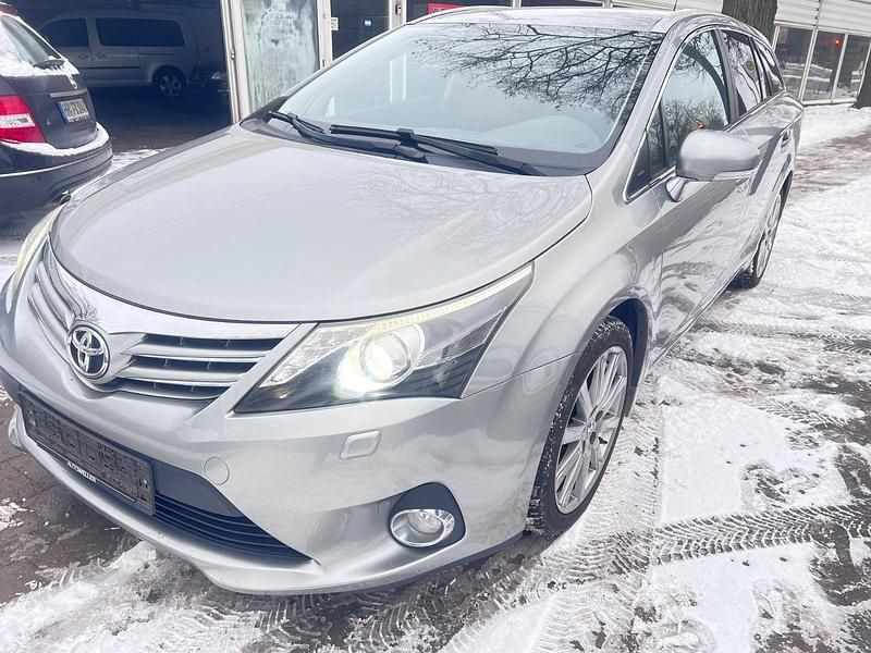 Gebraucht Toyota Avensis Executive 177 PS (130 kW) 2014 Grau Kombi