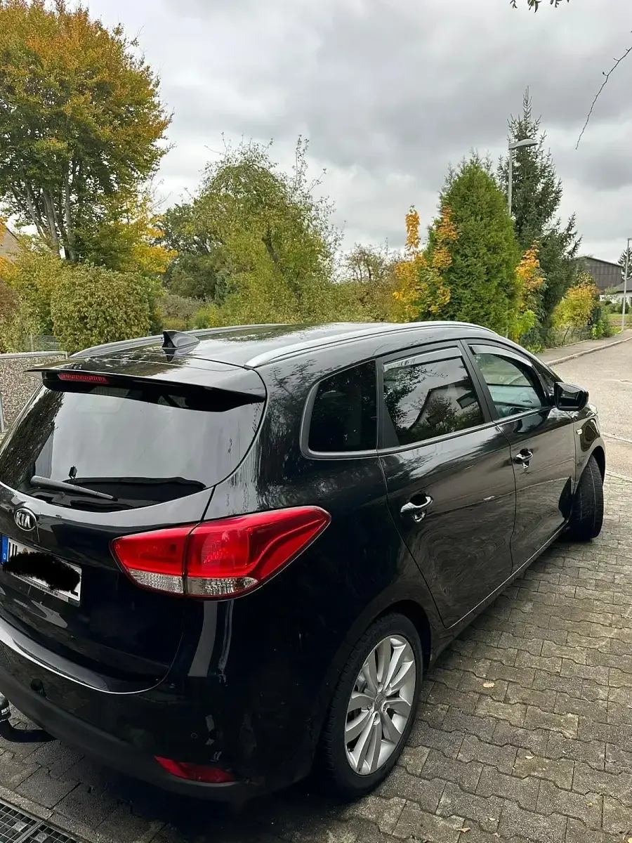 Gebraucht Kia Carens 135 PS (99 kW) 2016 Schwarz Van / Kleinbus