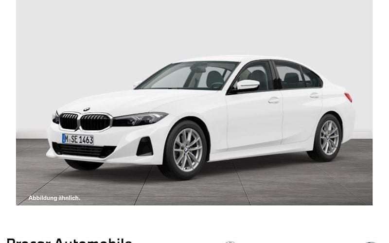 Weiß Gebraucht 2024 BMW 318 Comfort Edition Limousine | 33.650 € (Guter Preis) - Bild 1/4