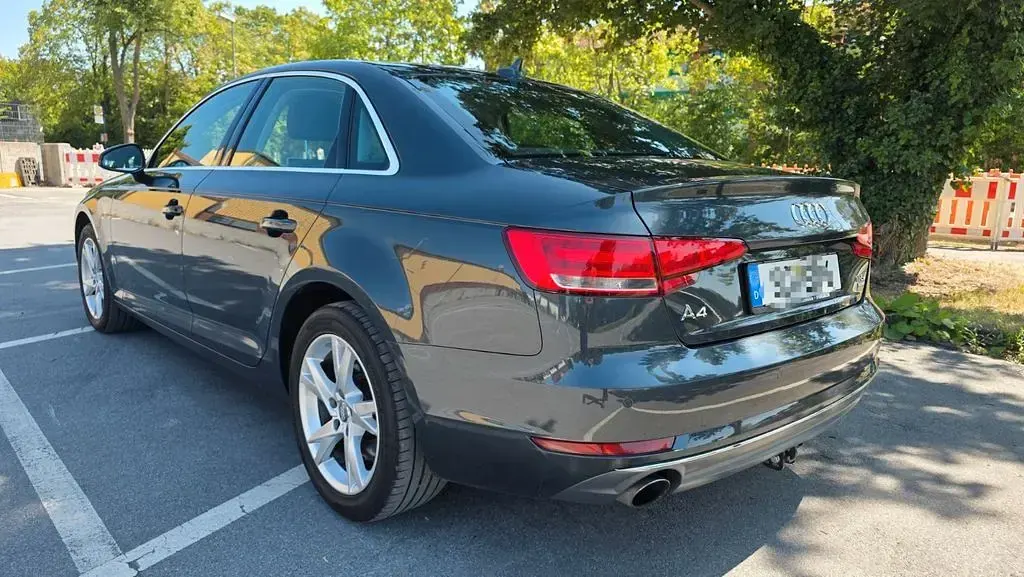 Gebraucht Audi A4 Sport 190 PS (139 kW) 2016 Grau Limousine