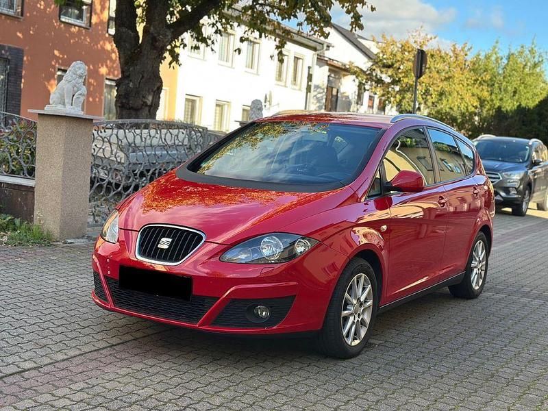 Rot Gebraucht 2013 Seat Altea XL Style Van / Kleinbus | 3.700 € (Fairer Preis) - Bild 1/4