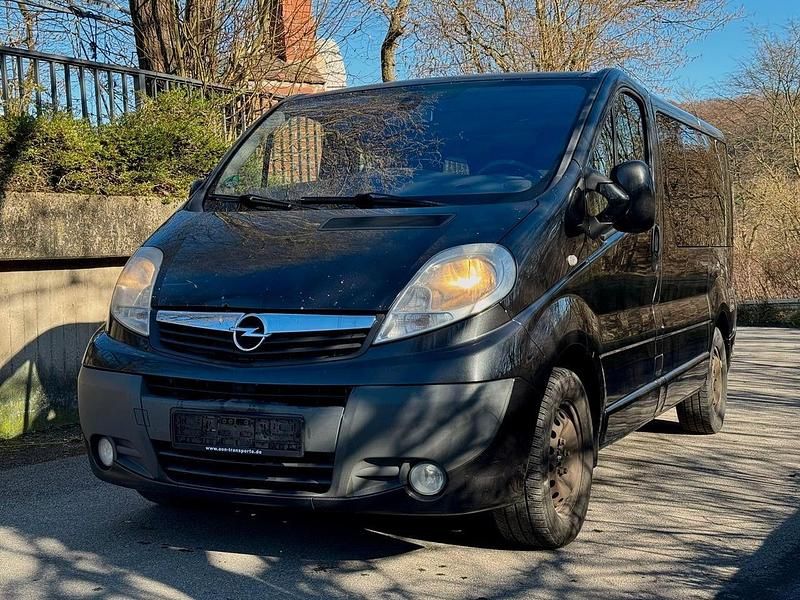 Gebraucht Opel Vivaro Cosmo 114 PS (83 kW) 2013 Schwarz Van / Kleinbus