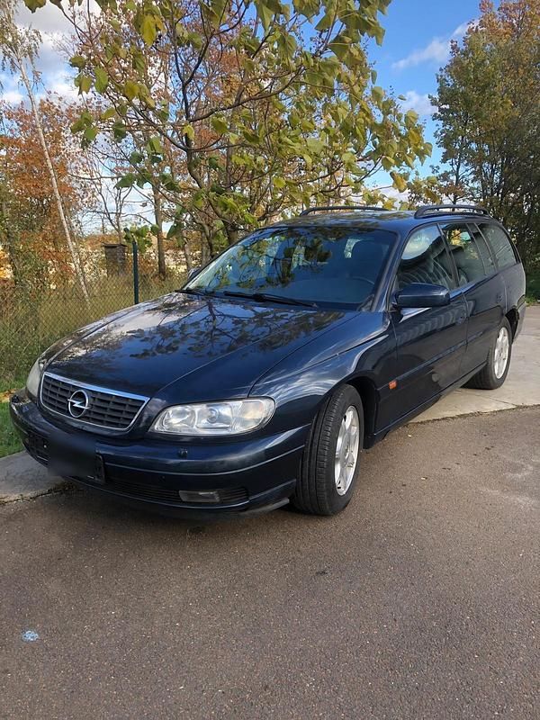 Blau Gebraucht 2000 Opel Omega Kombi | 2.950 € - Bild 1/4