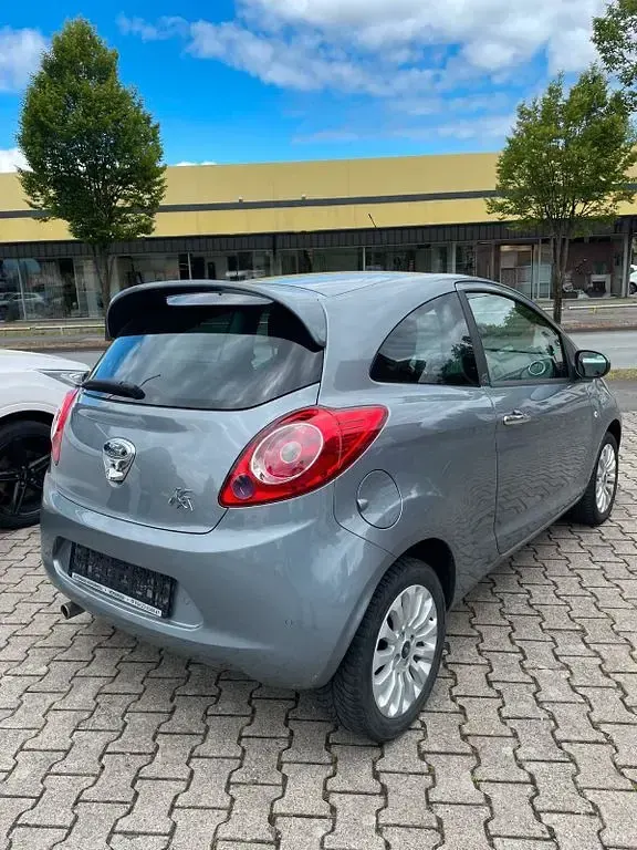 Gebraucht Ford Ka Titanium 69 PS (50 kW) 2015 Grau