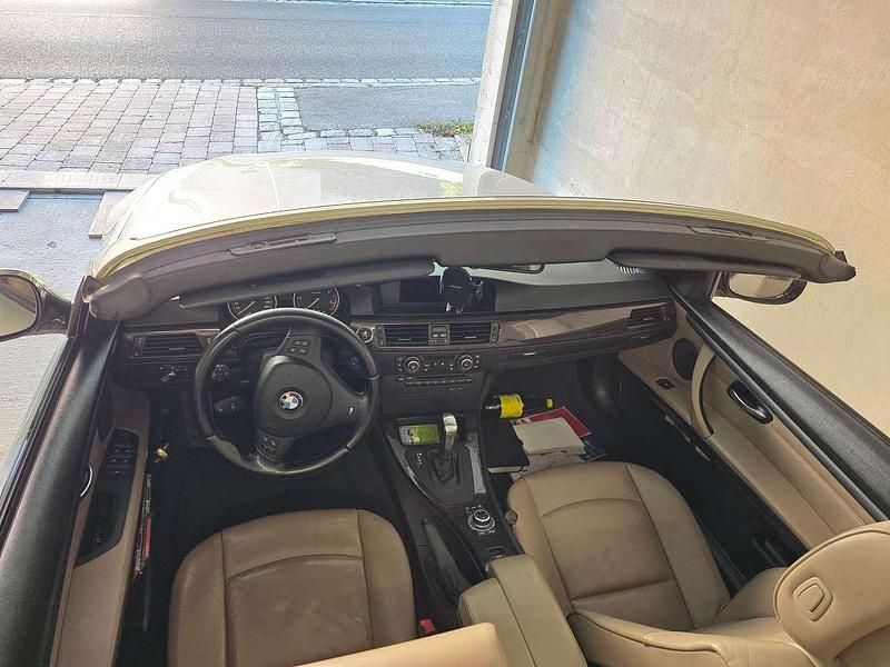 Gebraucht BMW 330 Cabriolet 313 PS (230 kW) 2011 Weiß Cabrio