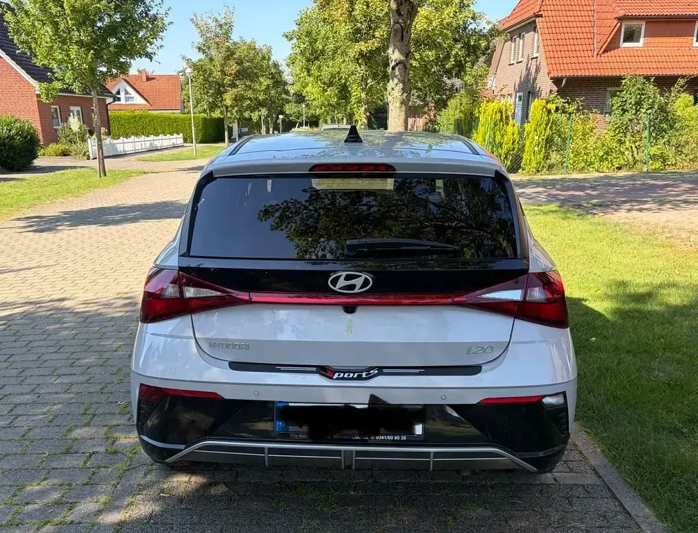 Gebraucht Hyundai i20 Trend 101 PS (74 kW) 2024 Weiß Kleinwagen