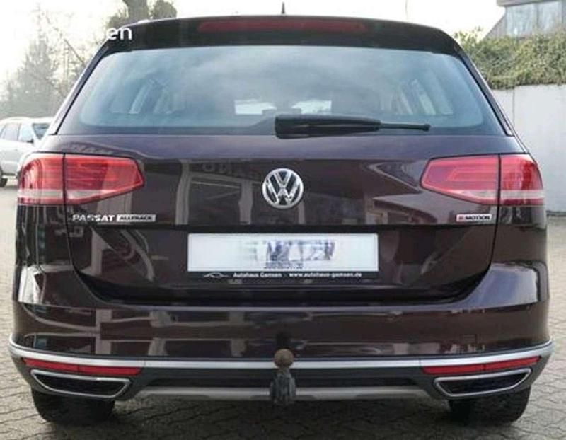 Gebraucht VW Passat Alltrack 220 PS (161 kW) 2018 Rot Kombi