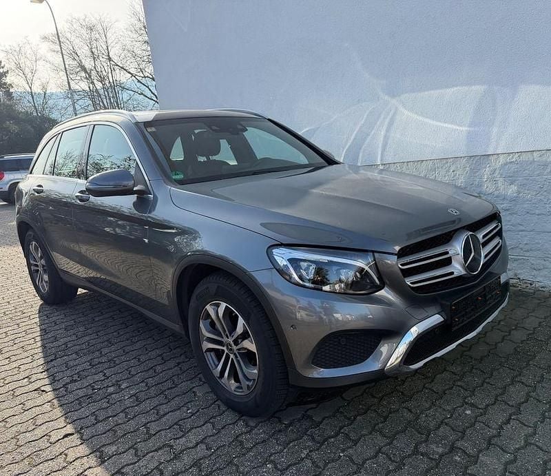 Gebraucht Mercedes GLC350 258 PS (189 kW) 2017 Selenitgrau SUV