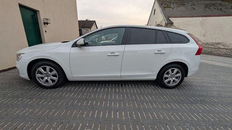 Gebraucht Volvo V60 114 PS (83 kW) 2014 Weiß Kombi