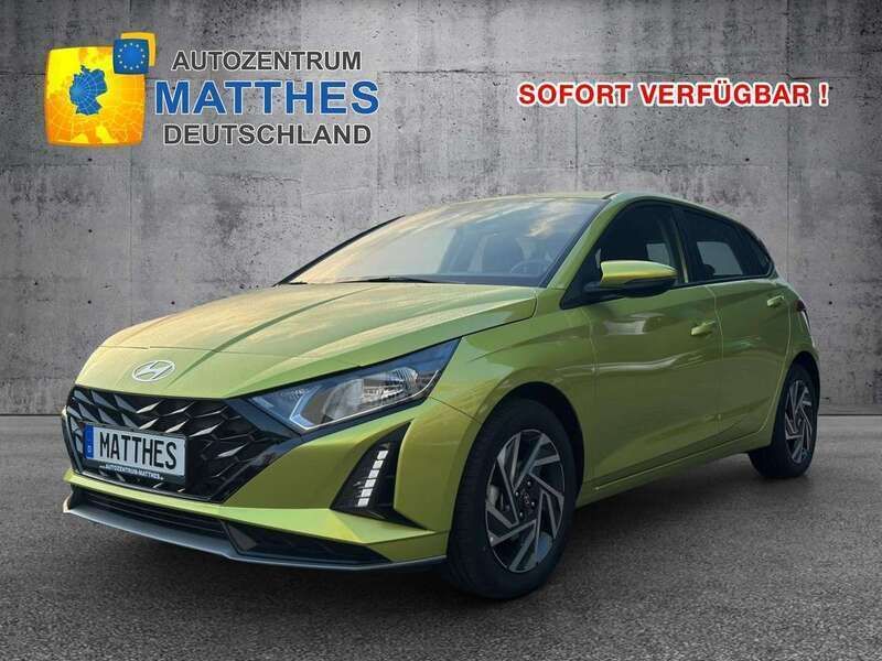 Mangroove green pearl Neu 2025 Hyundai i20 Select Kleinwagen | 19.299 € (Superpreis) - Bild 1/4