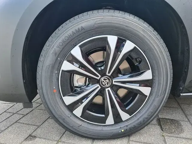 Gebraucht Toyota bZ4X Basis 150 kW (204 PS) 2023 Onxyschwarz SUV