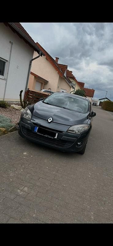 Gebraucht Renault Mégane 131 PS (96 kW) 2009 Grau Limousine