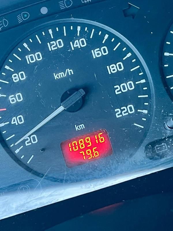 Gebraucht Renault Mégane 85 PS (62 kW) 1998 Grau Van / Kleinbus