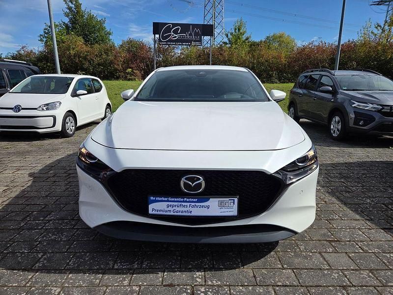 Weiß Gebraucht 2021 Mazda 3 Selection Limousine | 20.990 € (Fairer Preis) - Bild 1/4