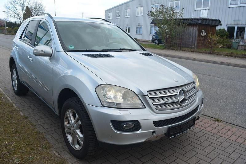 Gebraucht Mercedes ML320 Sport 224 PS (164 kW) 2007 Schwarz SUV