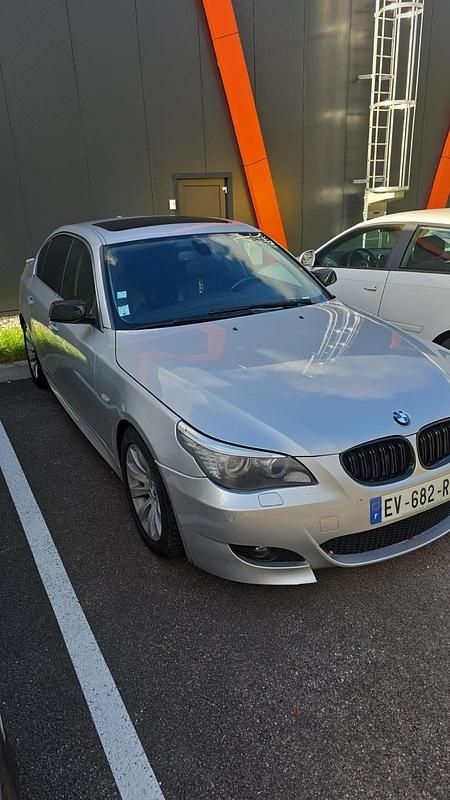 Silber Gebraucht 2008 BMW 525 Limousine | 2.799 € (Superpreis) - Bild 1/4