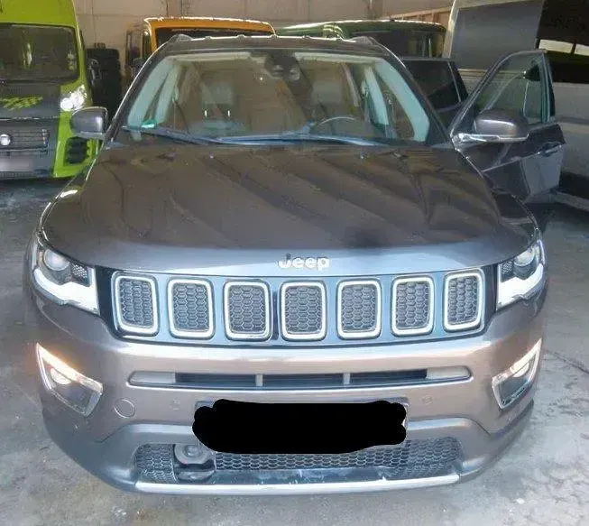 Gebraucht Jeep Compass Limited 170 PS (125 kW) 2021 Grau SUV