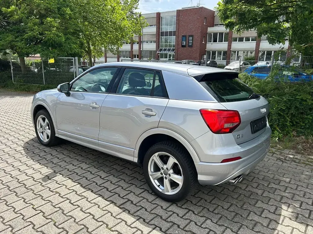 Gebraucht Audi Q2 Sport 150 PS (110 kW) 2019 Silber SUV