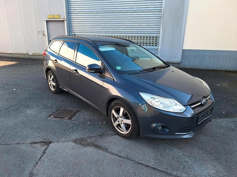 Gebraucht Ford Focus 115 PS (84 kW) 2012 Andere farben Kombi