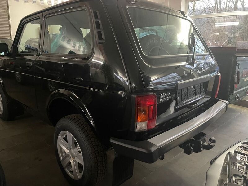 Gebraucht Lada niva 83 PS (61 kW) 2022 Weiß SUV