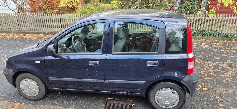 Blau Gebraucht 2011 Fiat Panda Kleinwagen | 2.500 € (Fairer Preis) - Bild 1/4