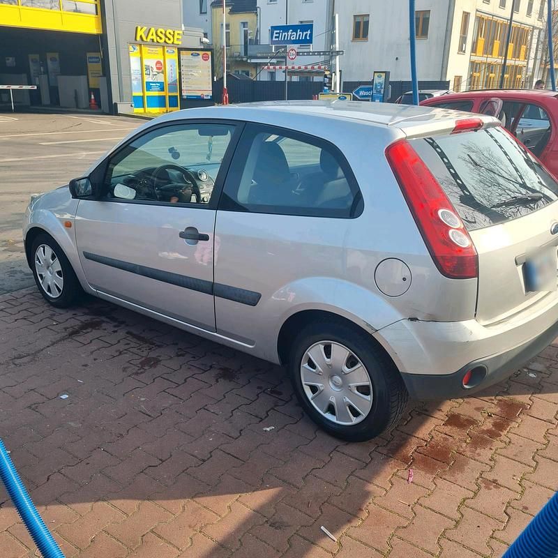 Gebraucht Ford Fiesta 75 PS (55 kW) 2006 Grau Kleinwagen