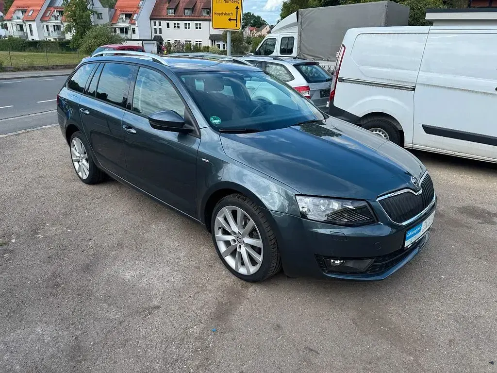 Gebraucht Skoda Octavia Joy 150 PS (110 kW) 2016 Grau Kombi