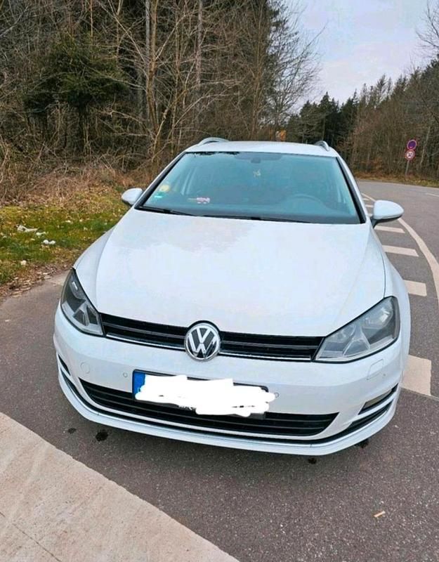 Weiß Gebraucht 2016 VW Golf VII Allstar Kombi | 10.600 € (Guter Preis) - Bild 1/4