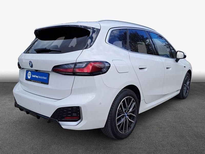 Gebraucht BMW 230e Active Tourer Performance 150 PS (110 kW) 2022 Alpinweiß Van / Kleinbus