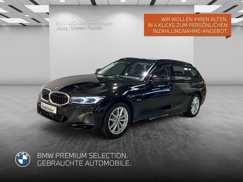 Schwarz Gebraucht 2022 BMW 330e Sport Line Kombi | 34.812 € (Guter Preis) - Bild 1/4