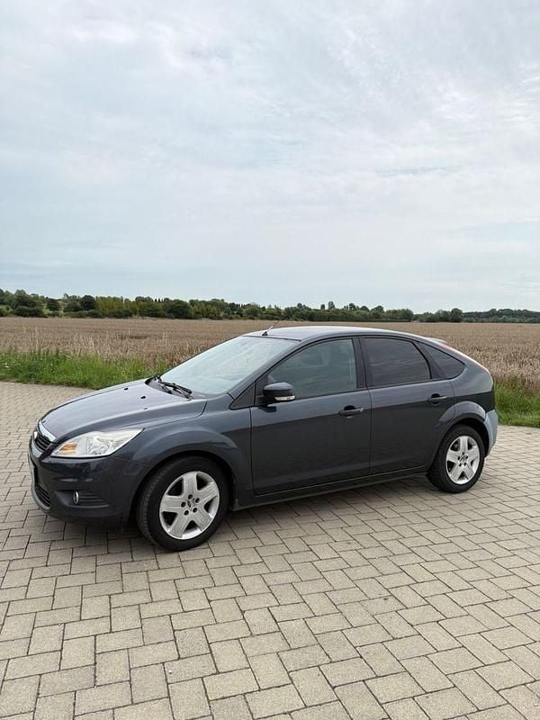 Grau Gebraucht 2008 Ford Focus Sport Limousine | 1.499 € (Superpreis) - Bild 1/4