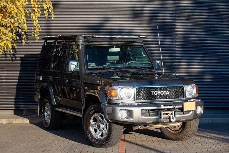 Gebraucht Toyota Land Cruiser Edition 204 PS (150 kW) 2021 Grau SUV