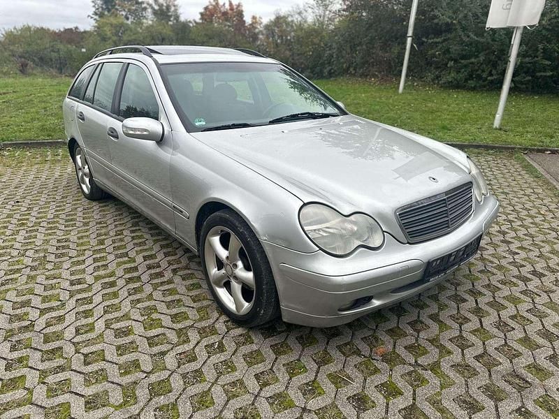 Gebraucht Mercedes C220 Avantgarde 143 PS (105 kW) 2002 Silber Kombi