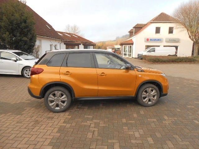 Neu Suzuki Vitara Comfort+ 116 PS (85 kW) 2025 Weiß SUV