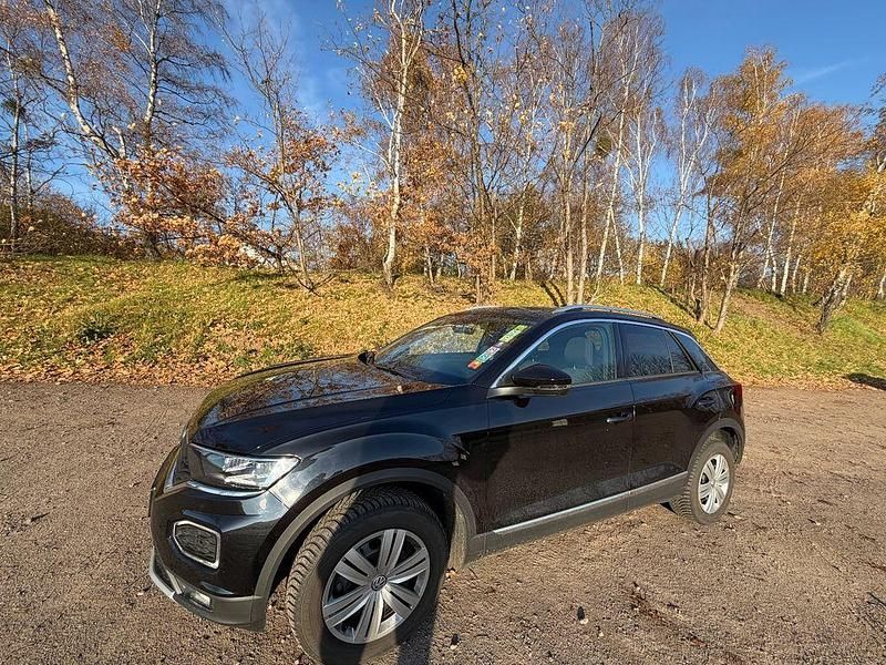 Schwarz Gebraucht 2021 VW T-Roc Sportline SUV | 19.400 € (Guter Preis) - Bild 1/4
