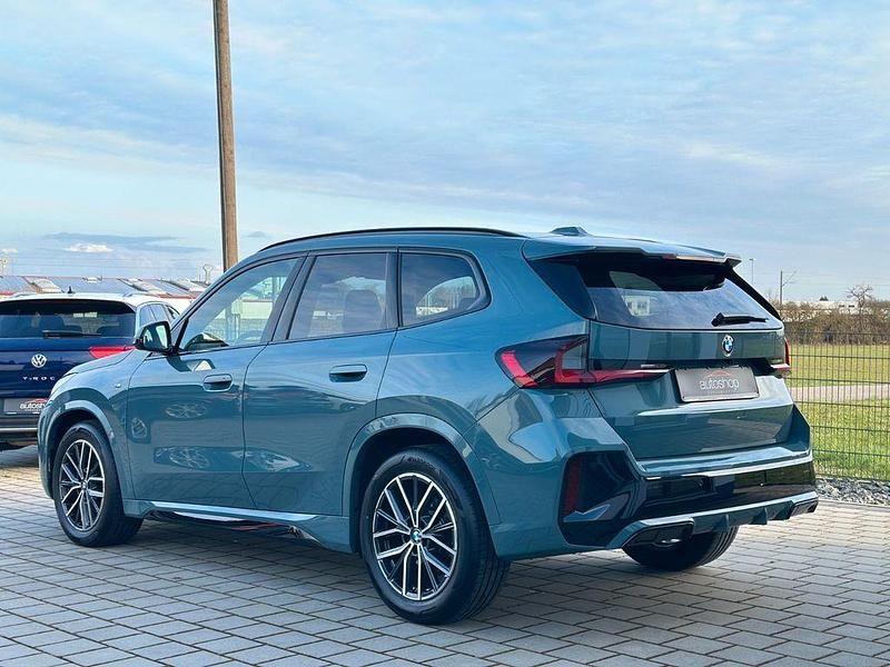 Gebraucht BMW X1 M Sport 163 PS (119 kW) 2024 Grün SUV