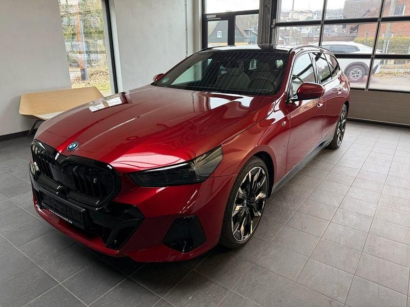 Gebraucht BMW i5 M Sport 250 kW (340 PS) 2024 Rot Kombi