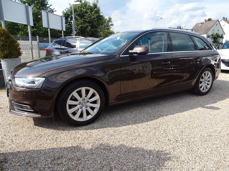 Gebraucht Audi A4 Sport 177 PS (130 kW) 2012 Braun Kombi