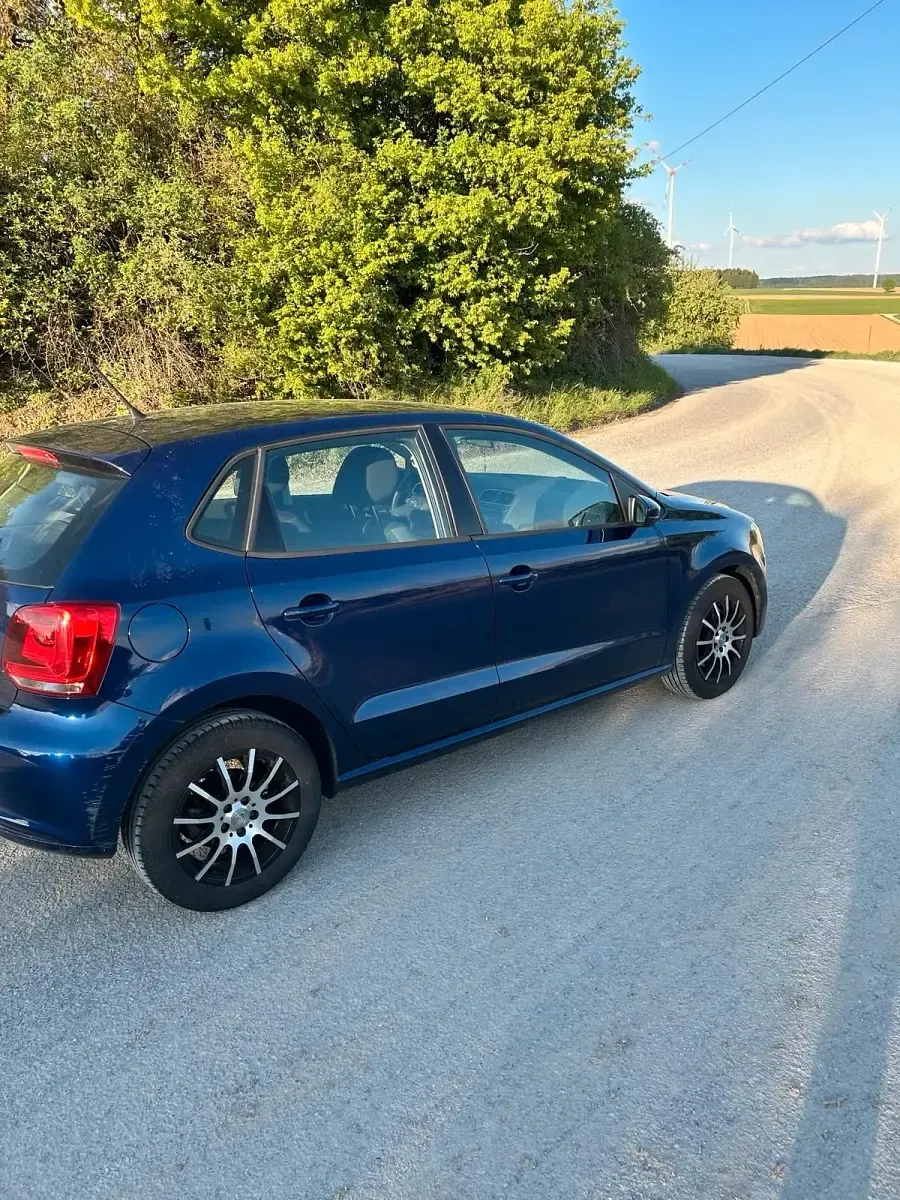 Gebraucht VW Polo 105 PS (77 kW) 2013 Blau Kleinwagen