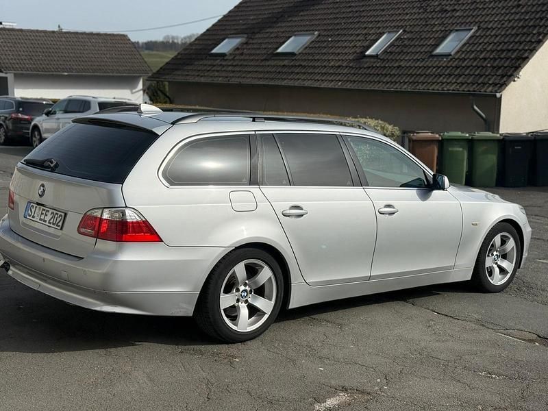Gebraucht BMW 525 192 PS (141 kW) 2004 Silber Kombi