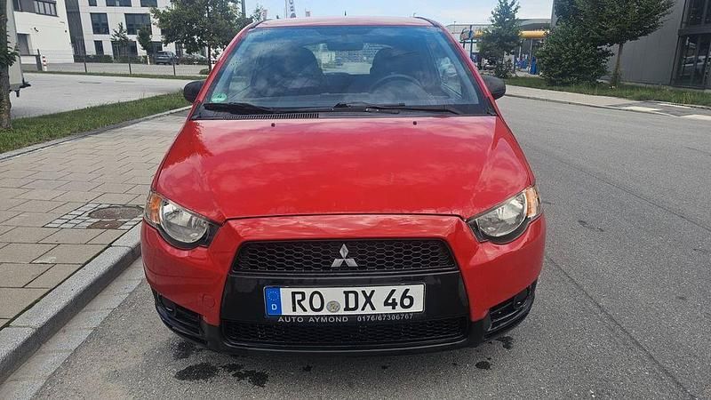 Gebraucht Mitsubishi Colt Basis 75 PS (55 kW) 2010 Rot Kleinwagen