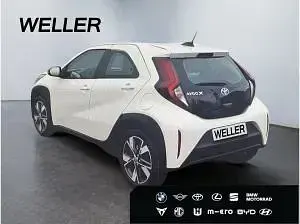 Neu Toyota Aygo Active 116 PS (85 kW) 2025 Braun (cinnamon) Kleinwagen